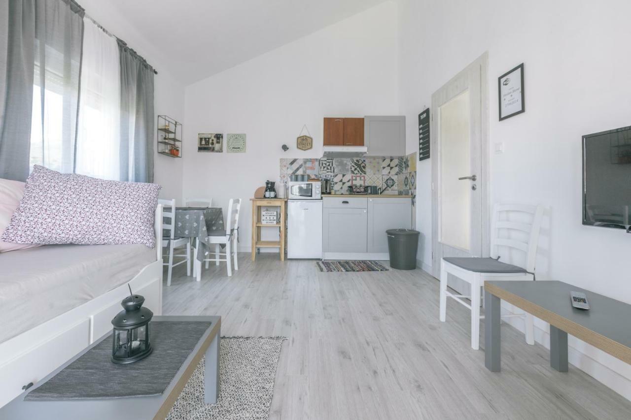Hedon-Stone Διαμέρισμα Starigrad Paklenica Εξωτερικό φωτογραφία